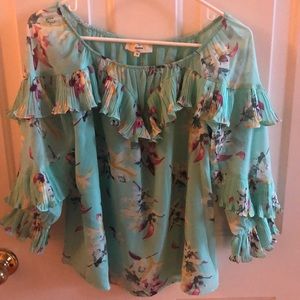Entro blouse size medium